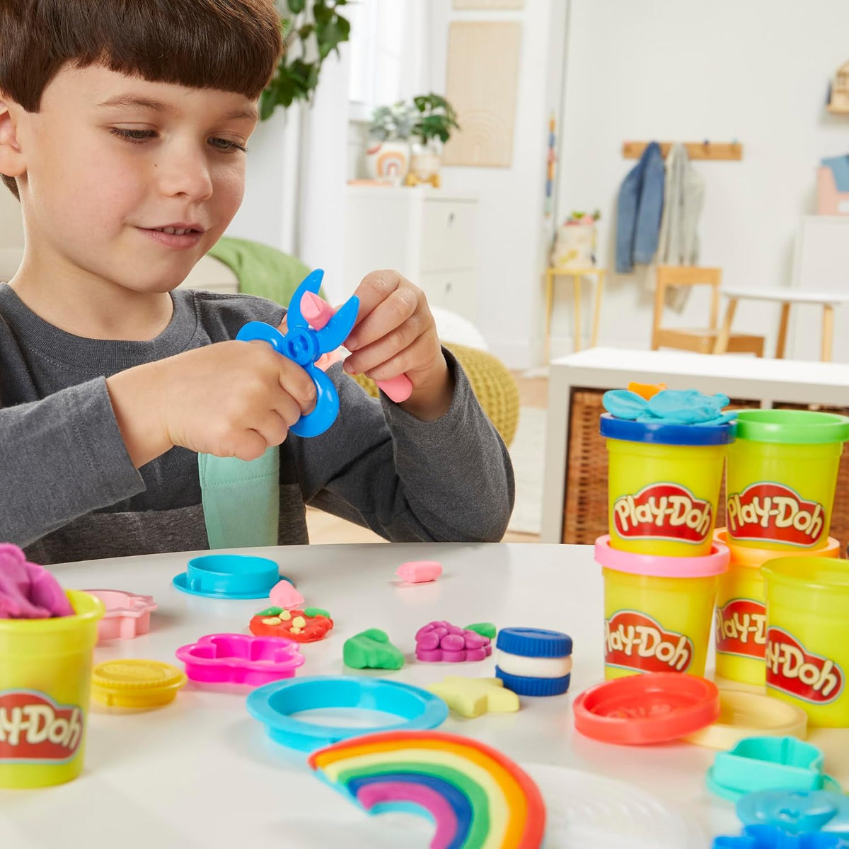 Play-Doh Holiday Set of Tools, 43 Accessories & 10 Modeling Compound Colors, Kids Toys, Holiday Arts and Crafts for Kids 3+
